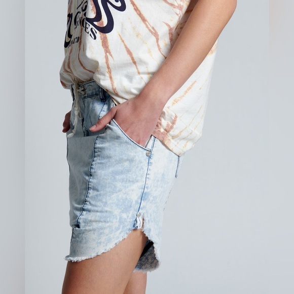 NWT One Teaspoon Luxe Harem Shorts Denim Classic Chambray Relaxed Sz 26 - Picture 2 of 16